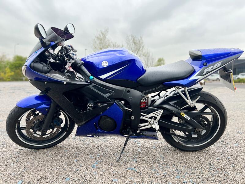 YAMAHA R6