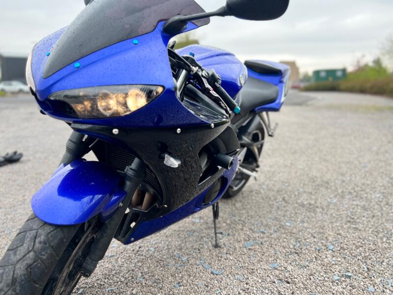 YAMAHA R6