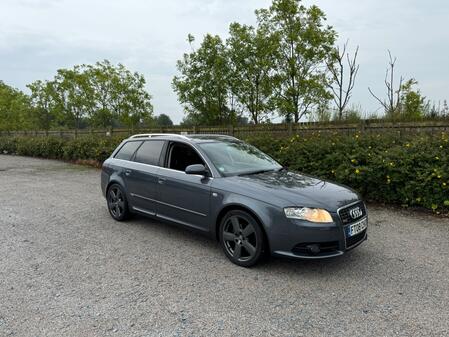 AUDI A4 AVANT 2.0 TDI S line